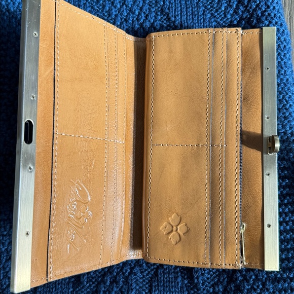 Patricia Nash Biscuit Tooled Floral Leather Wallet with Silver Frame - Picture 4 of 10